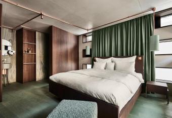 Boutique Hotel Badhaus - adults only allows 18 year olds to book a room