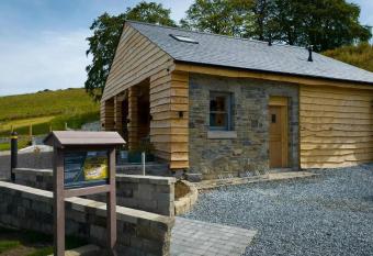 Cosy 1-Bed Cabin in Ballynahinch allows 18 year olds to book a room