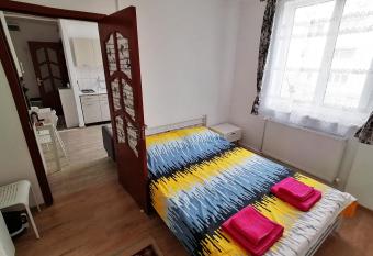 Plopilor - Studio 2nd Floor allows 18 year olds to book a room