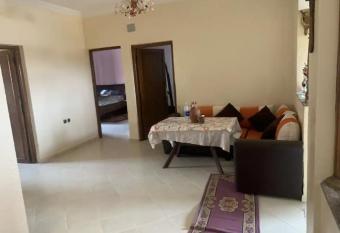 Appartement lumineux et spacieux en plein centre ville has Balcony rooms