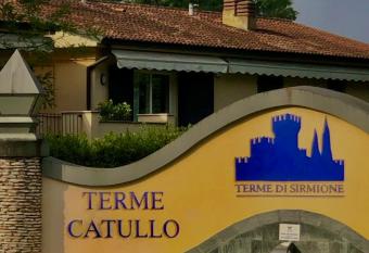 Alice&Luna s Apartaments Sirmione has Balcony rooms