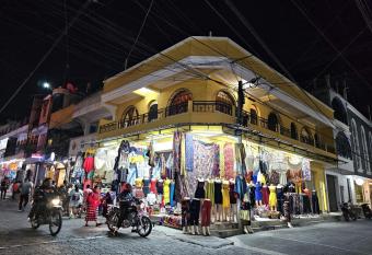 Hostal flor del lago has Balcony rooms
