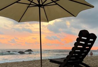 CAFE MAYA has Balcony rooms