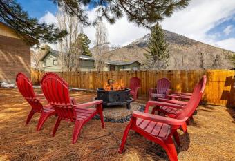 Tranquil Retreat: Luxury Home at Mount Elden's Foothills allows 18 year olds to book a room