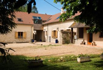 Au bonheur des retrouvailles has Balcony rooms