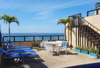 Oceano Copacabana Hotel allows 18 year olds to book a room