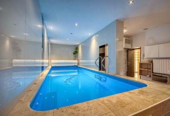 La Villa - Piscine / Karaok   / Jeux has Balcony rooms