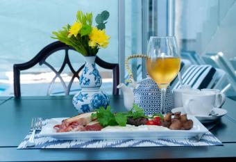 129_inHarties allows 18 year olds to book a room