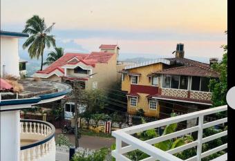 Hotel Vaibhav Hill Park has Balcony rooms