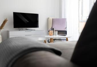 CityOase Magdeburg im Hansapark, Studio 1, Tiefgarage, Netflix, Wi-Fi, Balkon allows 18 year olds to book a room