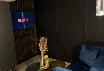 Studio luxe dans le vignoble allows 18 year olds to book a room