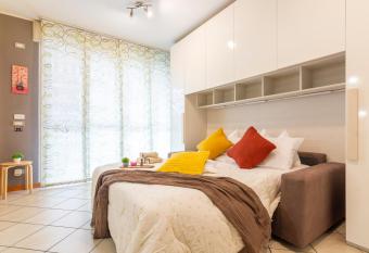 Casa Carlyta - Vicino Ospedale San Raffaele e Metro M2 allows 18 year olds to book a room