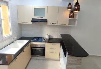 Artisanat has Balcony rooms