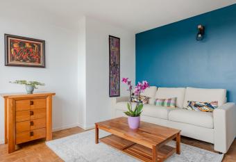 Bourg la reine cozy spacing apartment has Balcony rooms