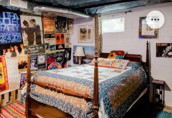 Quiet and Welcoming has Balcony rooms