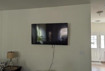 Cozy 3 Bedroom townhouse exquisite has Balcony rooms