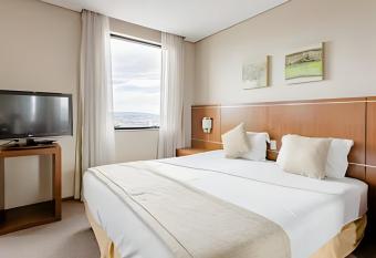 Flat espa  oso com internet e Piscina - Vila Osasco has Balcony rooms