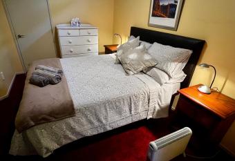 Twee Tuis allows 18 year olds to book a room