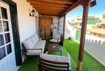 Retro Vintage Toscal Bus stop 5p has Balcony rooms