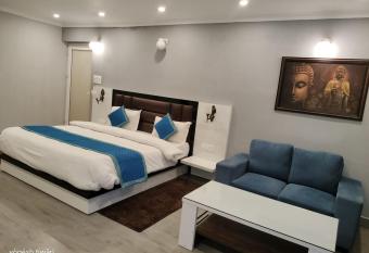 SAFINA VIEW KING Hotel has Balcony rooms