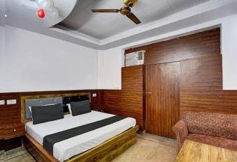 Royal Grand Stay In has Balcony rooms