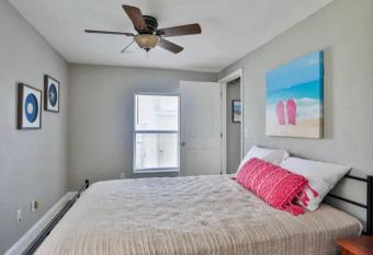 Summer Sands Lodge Unit 2 has Balcony rooms