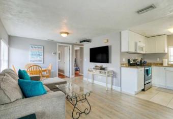 Summer Sands Lodge Unit 4 -2BR has Balcony rooms