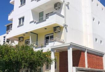 Apartmani PERICIC SUTOMORE NEW HOUSE has Balcony rooms