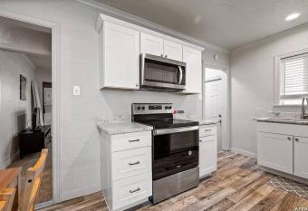 Entire Tiny House with Large Yard Fenced In! has Balcony rooms