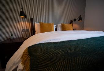 B&B in Clachan, Rural Location, 10 minutes to Islay Ferry Terminal allows 18 year olds to book a room