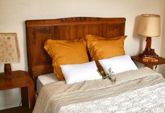 Le Clos des Laurons allows 18 year olds to book a room