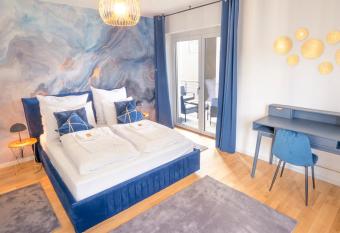 River Lux Suite - 5 min to HBF has Balcony rooms