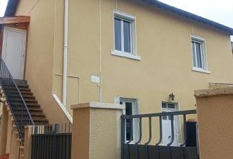 Chez ANNE-SOPHIE has Balcony rooms