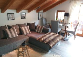 Apartment in den bayerischen Alpen, f  r Naturliebhaber has Balcony rooms