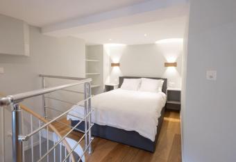 Studio-duplex Tower allows 18 year olds to book a room