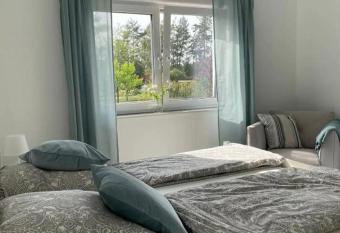 HOME OF VACATION - Landhausstil zum Wohlf  hlen - FREE WIFI & NETFLIX allows 18 year olds to book a room