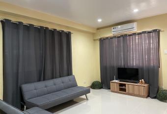 Astra Bella Apartment - Unit 4 allows 18 year olds to book a room