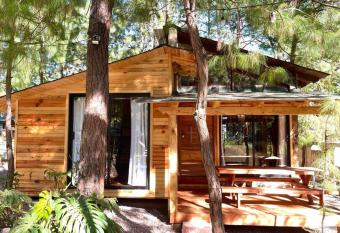 Caba  a Familiar Limetta has rooms with a private hot tub