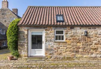 Long Shed Cottage allows 18 year olds to book a room