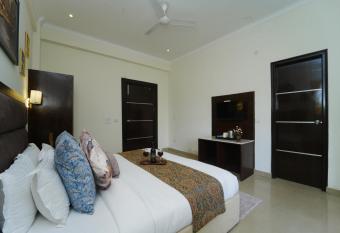 Hotel Rawat has Balcony rooms