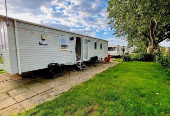 Pura Vida Caravan has Balcony rooms