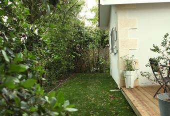 Maison calme du bassin has Balcony rooms