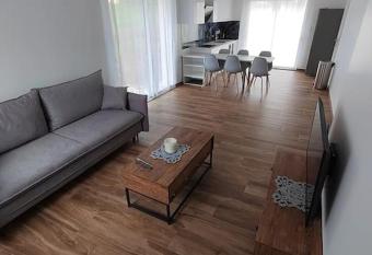 G  te priv  ,    5 km du Puy du Fou has Balcony rooms