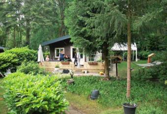 Vakantie Bos Huisje    Meibloempje    has Balcony rooms