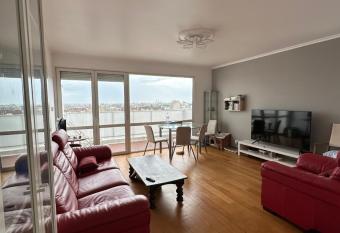 Appartement Vue Exceptionnelle has Balcony rooms