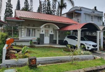 Villa Panda H2 Kota Bunga Puncak has Balcony rooms