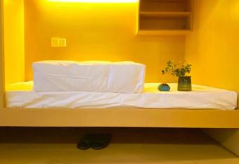 Hangzhou inn Time Youth Hostel allows 18 year olds to book a room