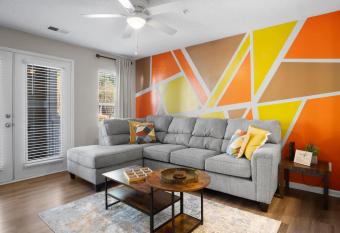 The Mooresville Nest: 2BR/2BA Home Away from Home has Balcony rooms