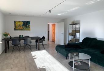 Ruhig, Sonnig und etwas Speziell has Balcony rooms