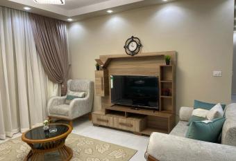 Luxurious VIP apartment in MadinatyB6 has rooms with a private hot tub